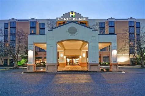 hotel worthington ohio  Highbanks Metro Park is minutes away